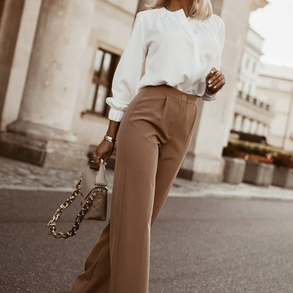 White Crew Neck Gathered Stretch Cuff Shirt - Picture 2 of 9